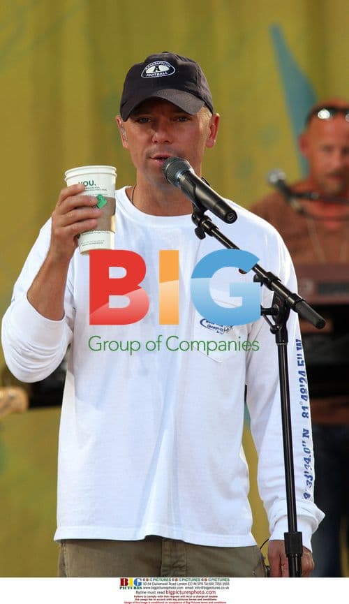 Kenny Chesney performs on 'GMA'