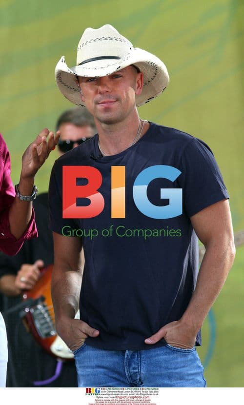 Kenny Chesney performs on GMA in NYC