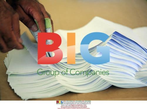 Afghans Vote in 2009 Presidential Election