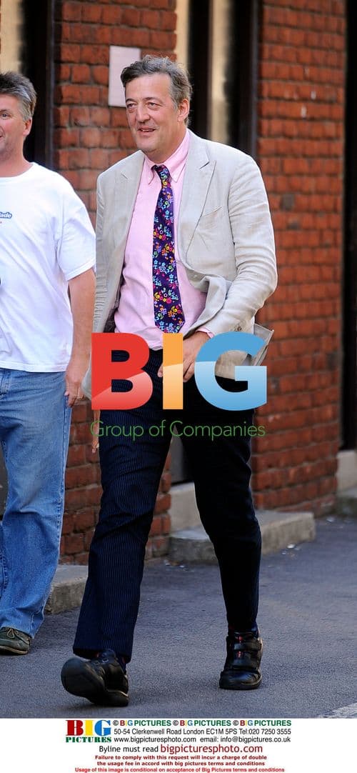 Celebrities Leaving the Oval After The Ashes