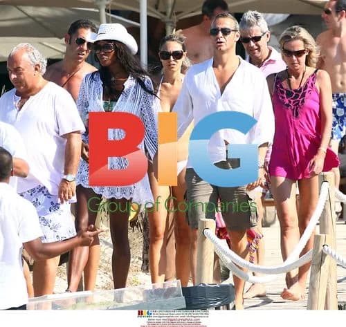 Naomi Campbell and boyfriend spotted after dinner