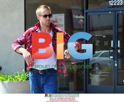 Ryan Gosling leaves Bank of America in Hollywood