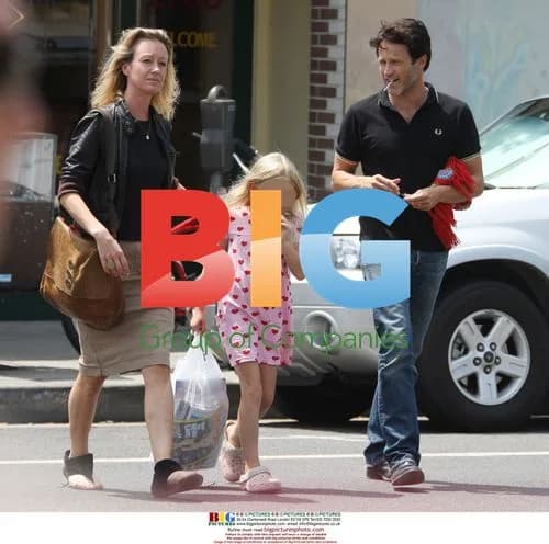 Stephen Moyer with ex-girlfriend and daughter