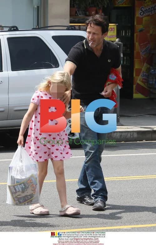 Stephen Moyer and ex with daughter