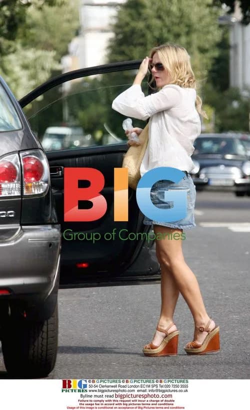 Geri Halliwell Gets Waxed in London