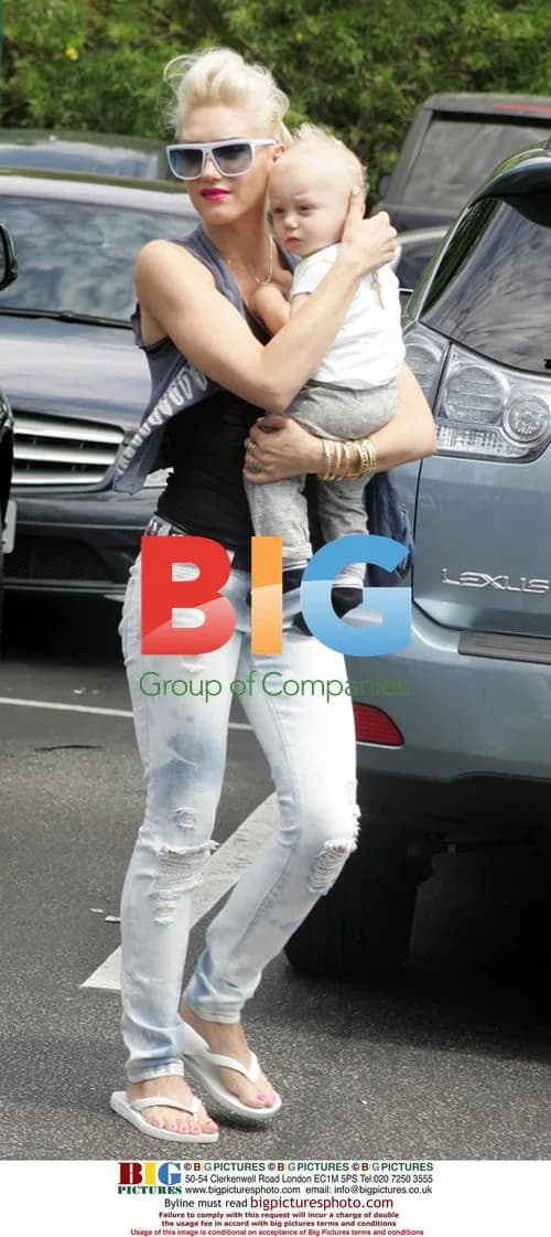 Gwen Stefani Grocery Shopping with Son