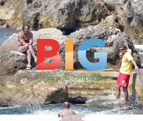 Mickey Rourke relaxes on Croatian beach