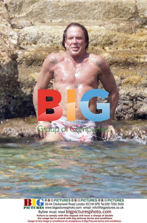 Mickey Rourke relaxes on beach in Croatia