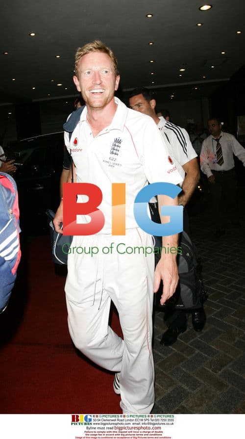 England cricketers return to hotel after Ashes win