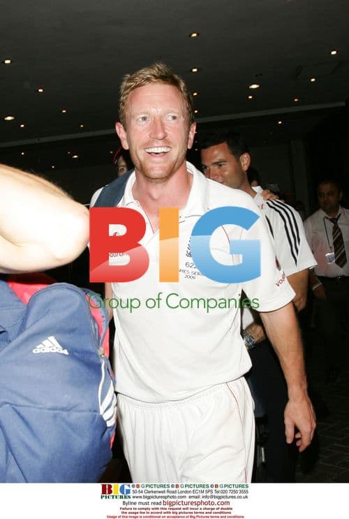 England cricketers celebrate The Ashes win