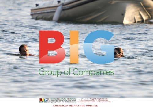 Sarkozy and Bruni swim at Carla's home