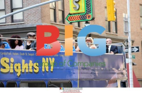 Britney Spears on NYC Tour Bus