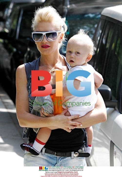 Gwen Stefani & son at park