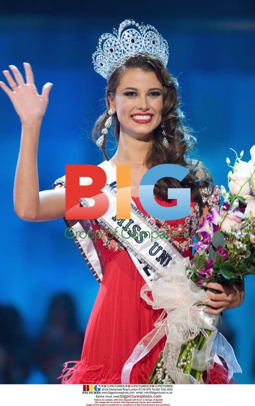 Miss Venezuela Stefania Fernandez Crowned Miss Universe 2009