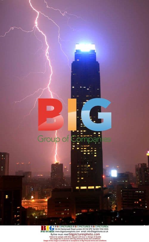 Heavy thunder storm in Guangzhou, China