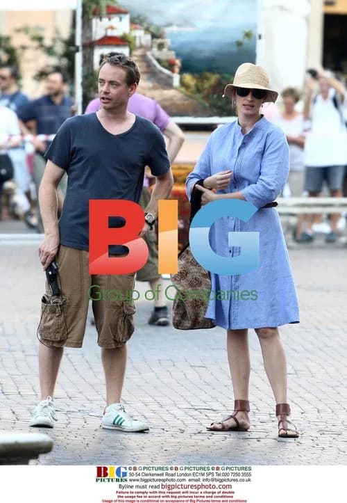 Julia Roberts on set of 'Eat, Pray, Love'