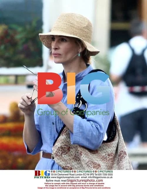 Julia Roberts on set of 'Eat, Pray, Love' in Rome