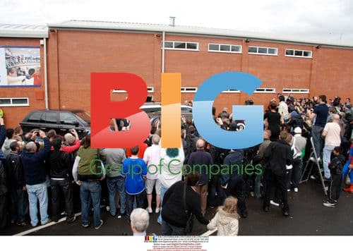 Muhammad Ali visits Ricky Hatton's gym