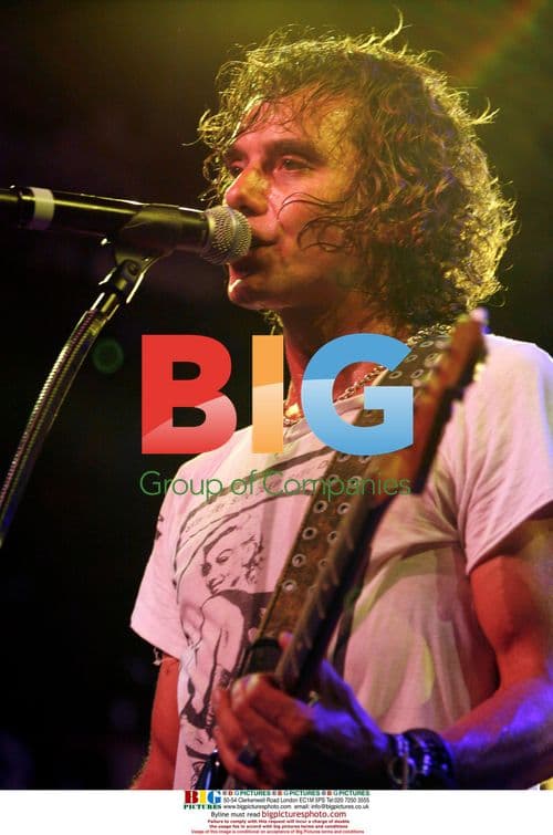 Gavin Rossdale performing at The Grove