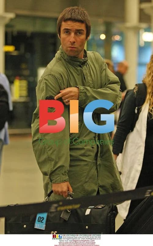 Liam Gallagher Meets Oasis Bandmates at Station