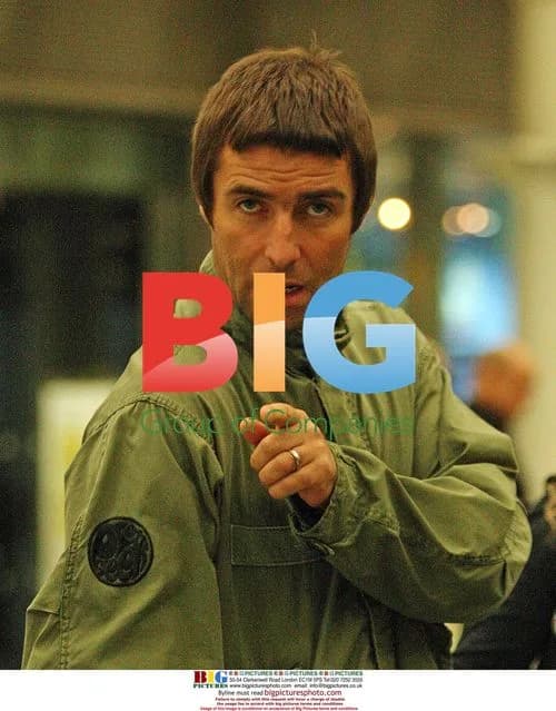 Liam Gallagher meets Oasis bandmates at London station