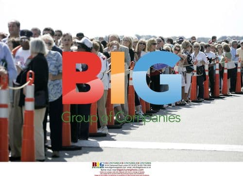 Mourners pay respects to Senator Edward Kennedy