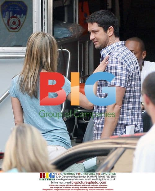 Jennifer Aniston and Gerard Butler on film set