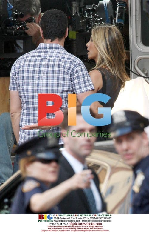 Jennifer Aniston and Gerard Butler on 'The Bounty' set
