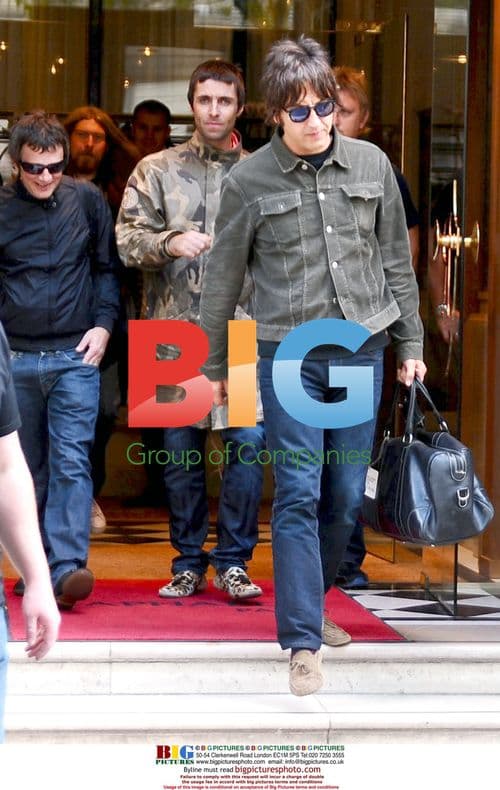 Oasis Departs Hotel for Airport