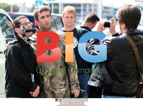 Oasis Band Members Depart Hotel for Paris Festival