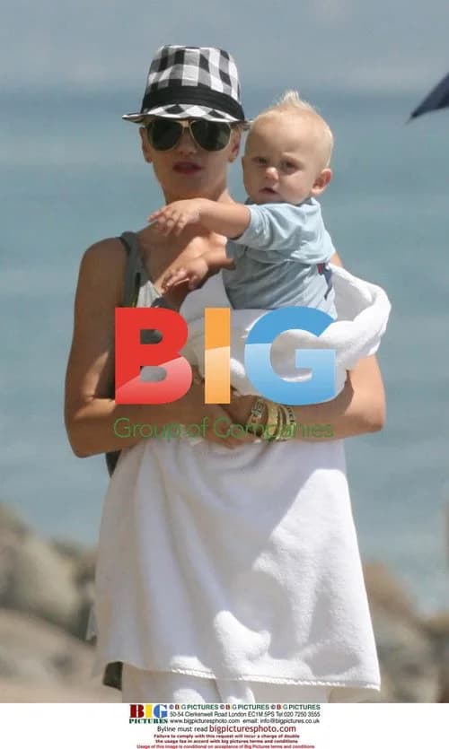 Gwen Stefani and Gavin Rossdale at Malibu beach house