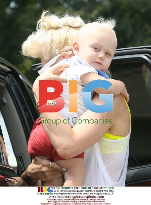 Gwen Stefani and son Zuma arrive at house party