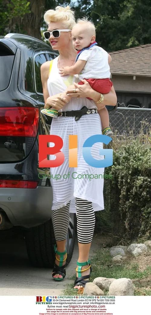 Gwen Stefani and son Zuma at house party