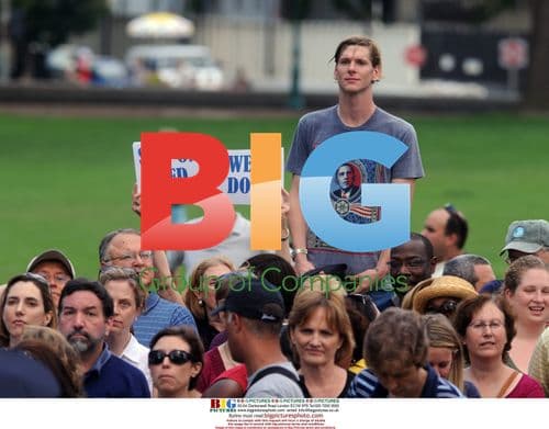 Hearse carrying remains of Senator Kennedy at U.S. Capitol