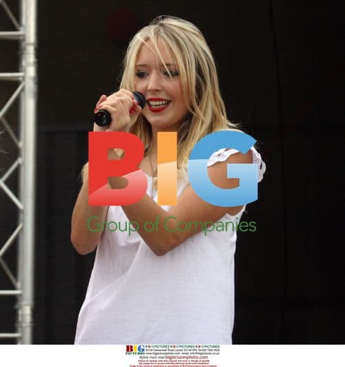 Twins Sam and Amanda Merchant Perform at Festival