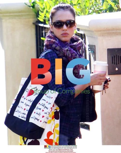 Jessica Alba delivers present in LA
