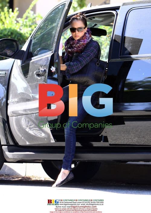 Jessica Alba Visiting Friends in LA