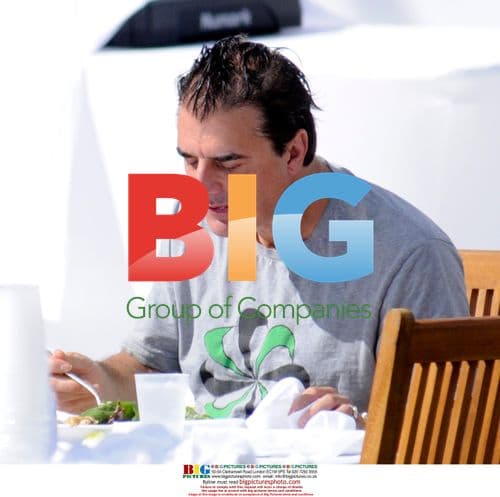 Chris Noth spotted grabbing a bite in Miami