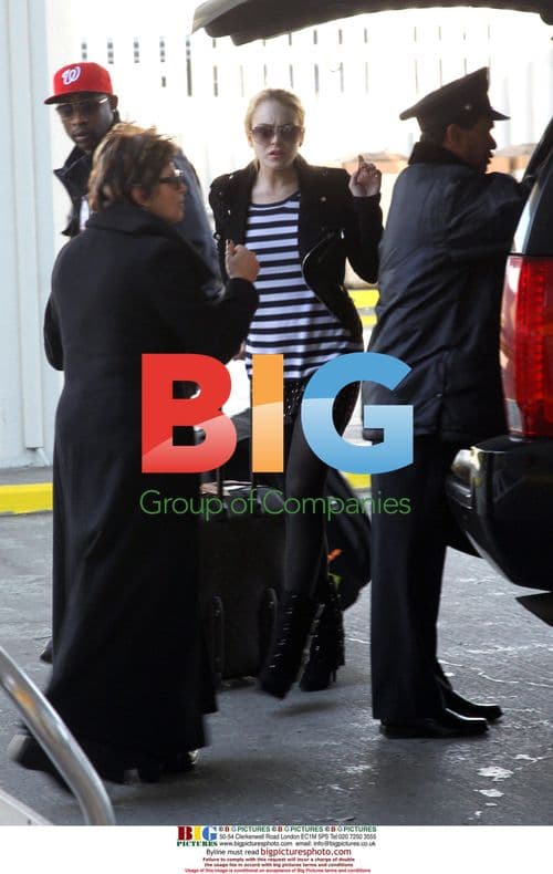 Lindsay Lohan Leaving NYC