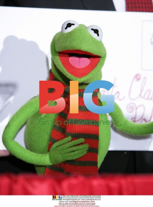 John E. Potter, Kermit and Fozzie Kick Off Holiday Mailing