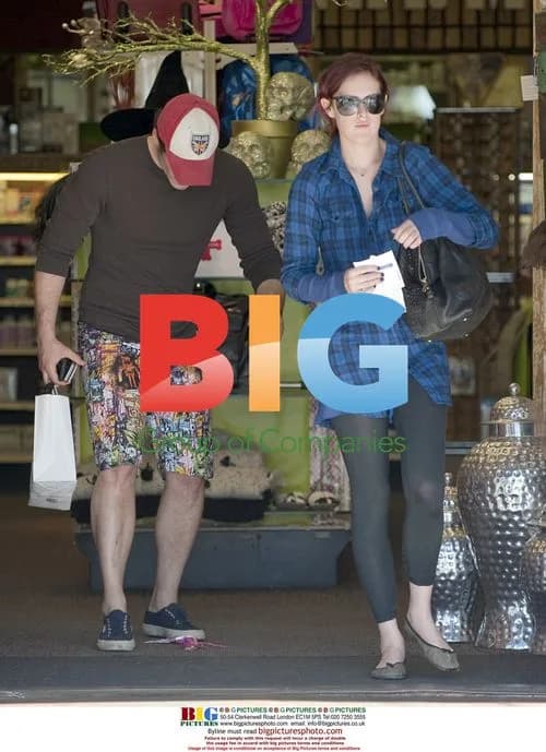 Rumer Willis and boyfriend Micah Alberti shopping