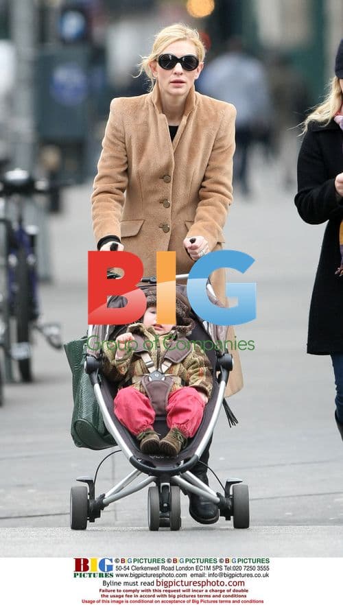 Cate Blanchett enjoys coffee in Manhattan