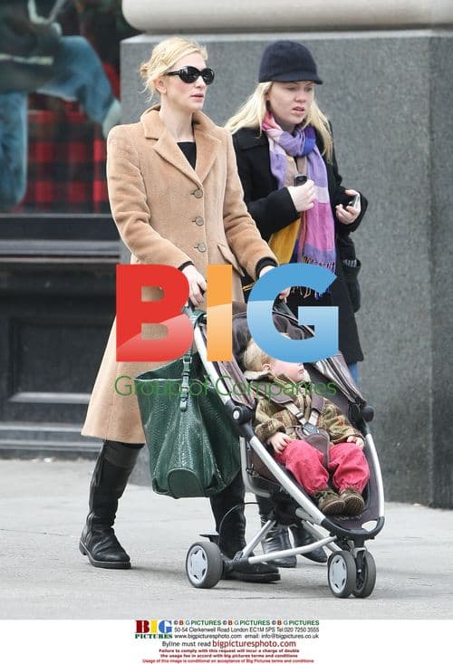 Cate Blanchett enjoys coffee in NYC