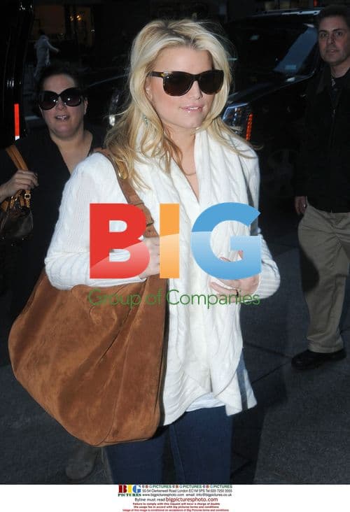 Jessica Simpson spotted with father in NYC