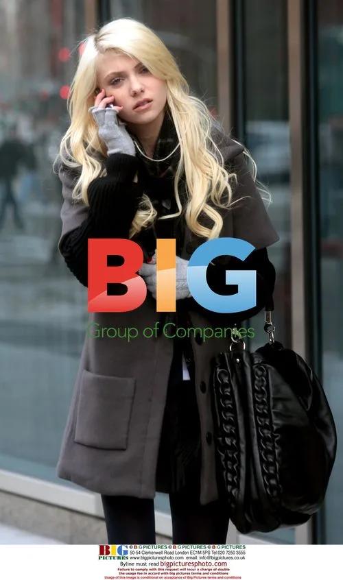 Taylor Momsen films 'Gossip Girl' in West Village