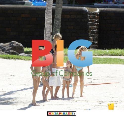 Jockey Frankie Dettori with family in Mauritius