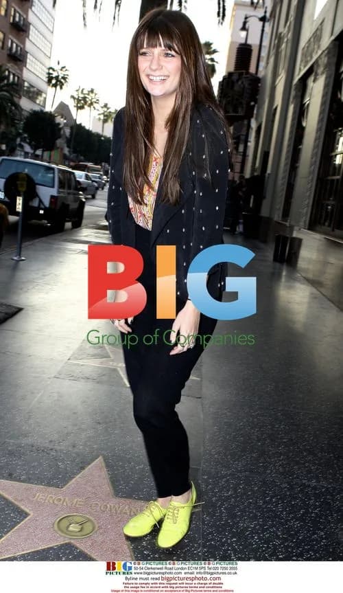 Mischa Barton visits Irish pub in Hollywood