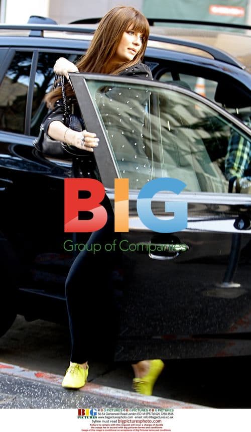 Mischa Barton visits Irish pub in Hollywood