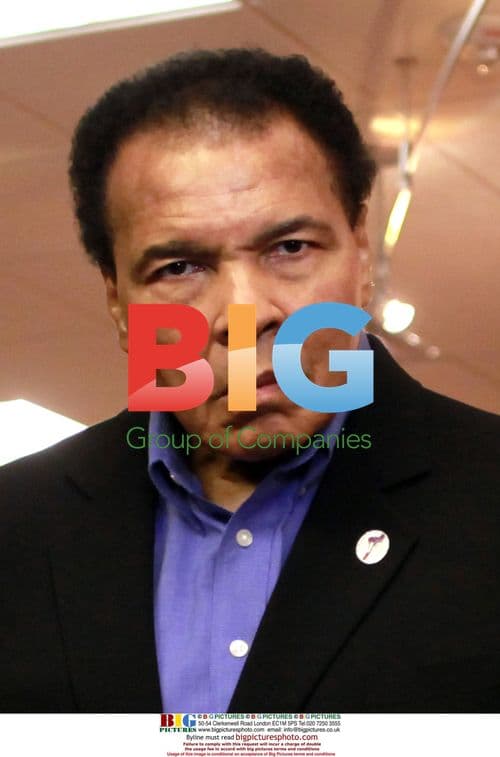 Mohammad Ali tours Parkinson Center in Arizona