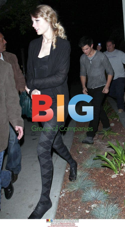 Taylor Swift and Taylor Lautner on date